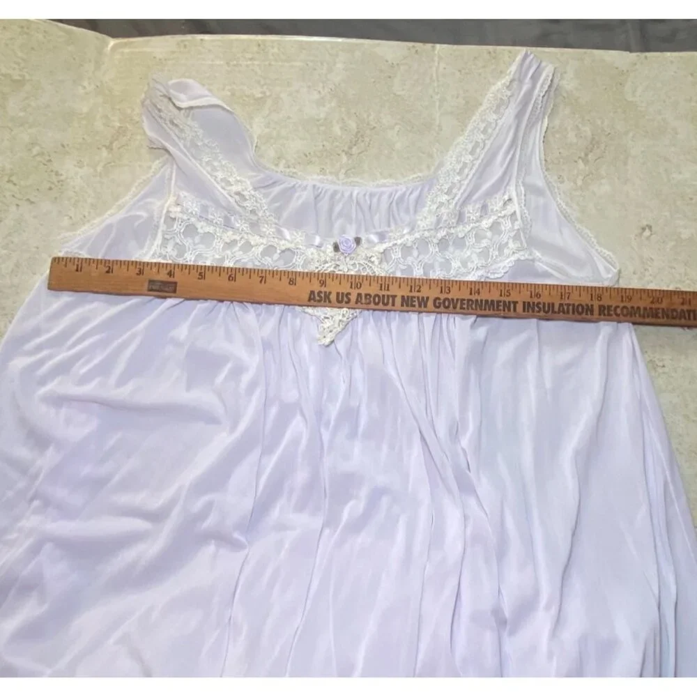 Vintage Lavender Sleeveless Nightgown Lace Accent Floral‎ Detail Coquette Fairy